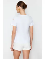 White Embroidered Basic/Regular Pattern Knitted T-Shirt - 4