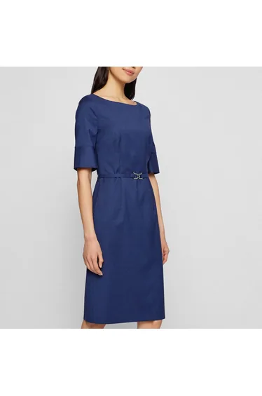 فستان بألوان متعددة