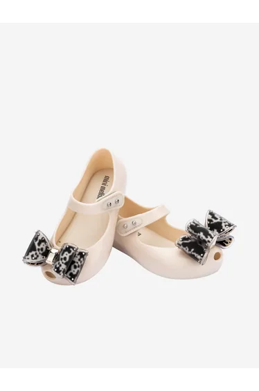 Girls Ultragirl Classic Bow Ballerinas in Ivory