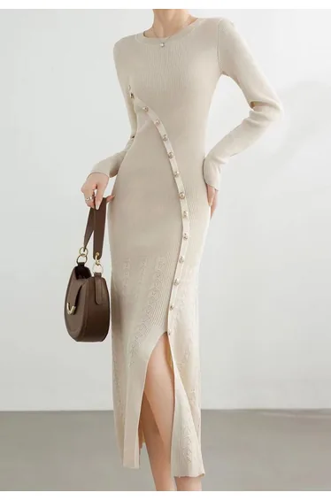 فستان كنزةشتوي بيج  بأكمام طويلة