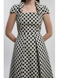 فستان ميدي بياقة مربعة بطبعة منقطة - 2