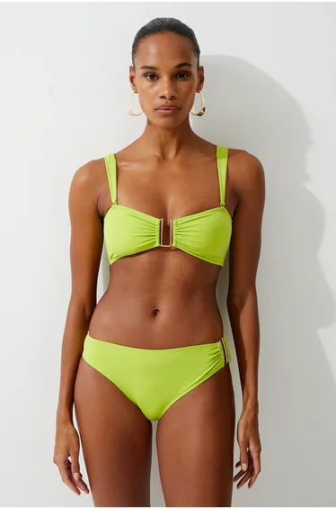 توب بكيني بحواف ذهبية بحمالات قابلة للفصل