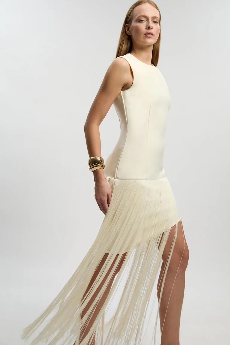 فستان محبوك بحواف شراشيب - 1