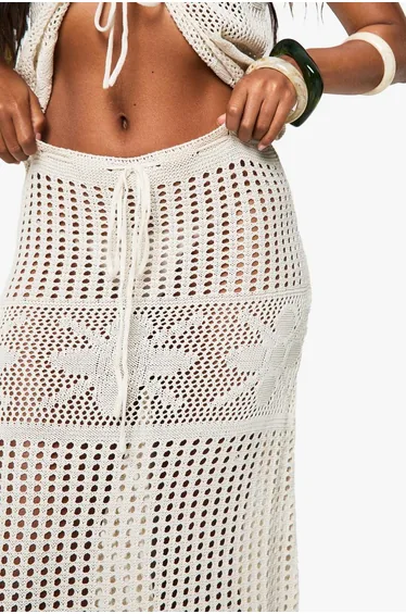 تنورة ماكسي كروشية بأزهار - بيج