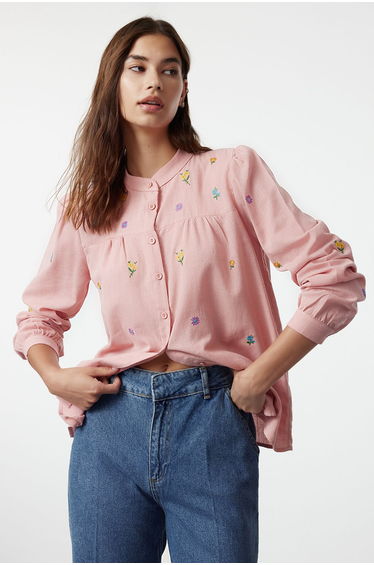 Powder Flower Embroidered Woven Shirt