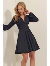 Women's Black Deep V-Neck Flared Sandy Dress - 2