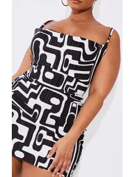 Plus Black Printed Plisse Cowl Neck Bodycon Dress - 3