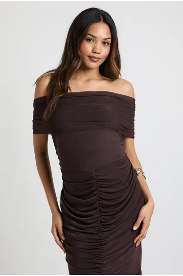 فستان بوهو شيفون بني ماكسي بقصة ميرمايد بلا أكتاف