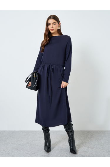 Solid Belted Round Neck Knitted Midi Dress