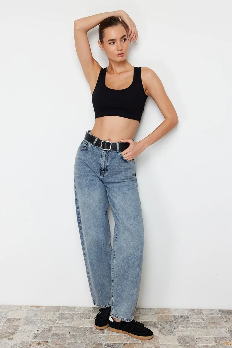Black Strap Crop Ribbed Flexible Knitted Undershirt - 2