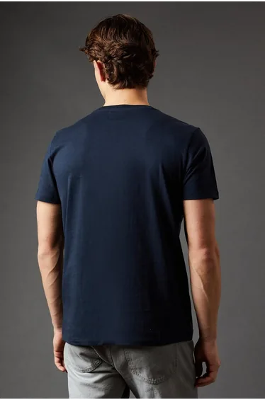 مجموعة تيشيرتات بياقة دائرية عدد 3