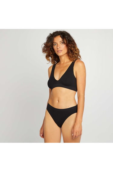 Ribbed sports bra with plunging neckline black