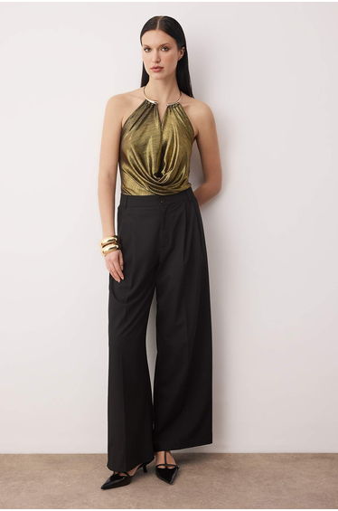 Taba accessory detailed degaje neck knitted party blouse