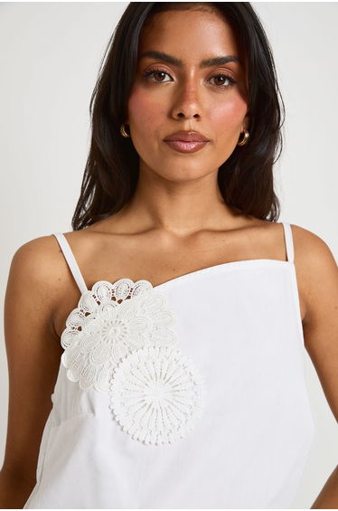 Embroidered One Shoulder Asymmetric Top - white