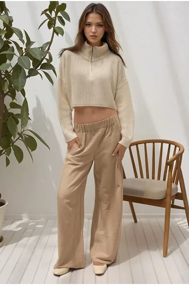 Thick Knitwear Crop Sweater with Zipper Collar