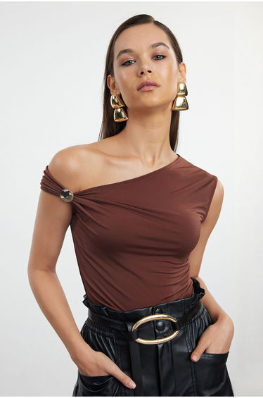 Brown Metal Accessory Knitted Blouse