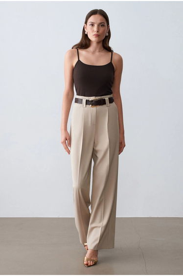 Dilvin Slim-fit Sleeveless Square-neck Blouse