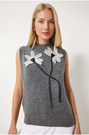 Women's Anthracite Flower Detailed Knit Sweater