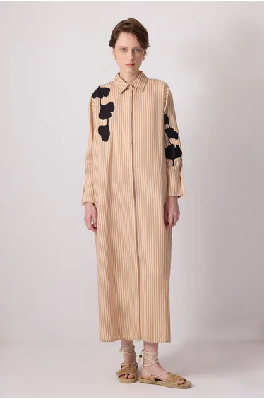 فستان قميص بتطريز