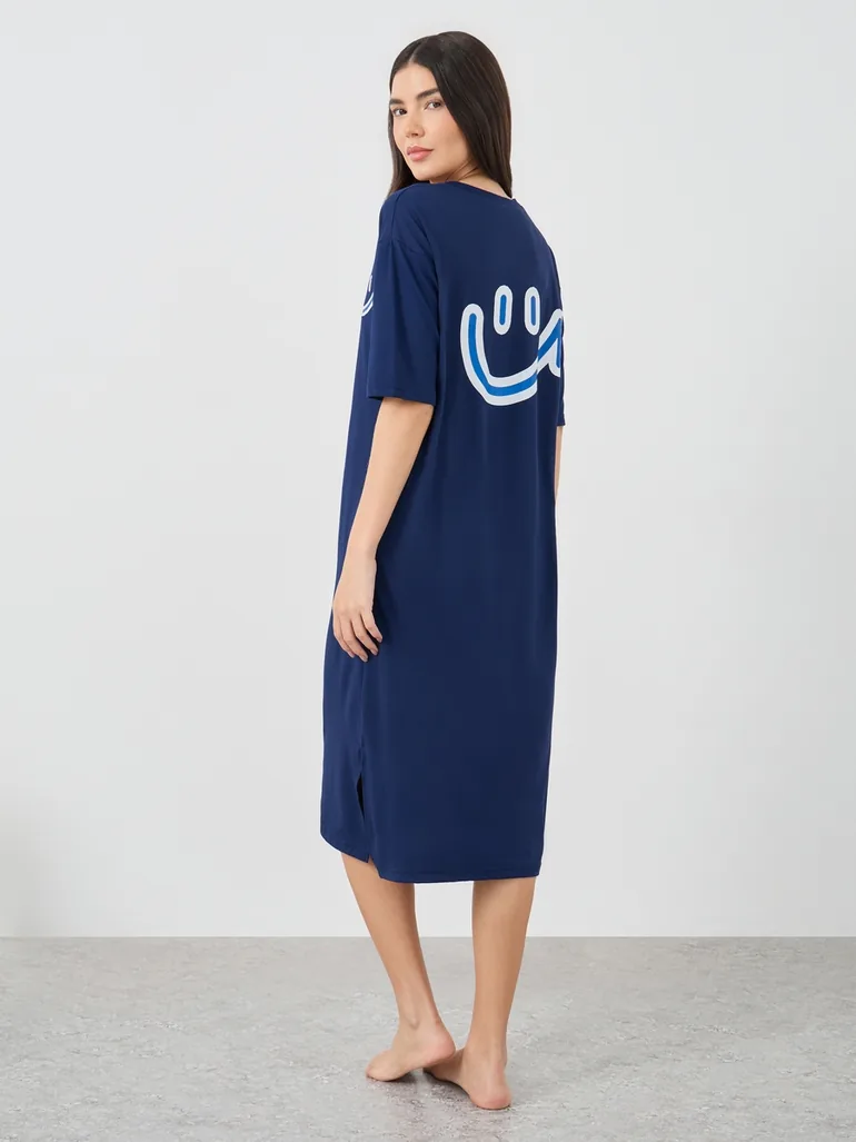 Graphic Print Side Slit Hem Sleep T-Shirt Dress - 4