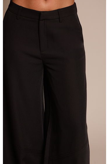 Black Seam Detail Woven Balloon Trousers product thumbnail 4