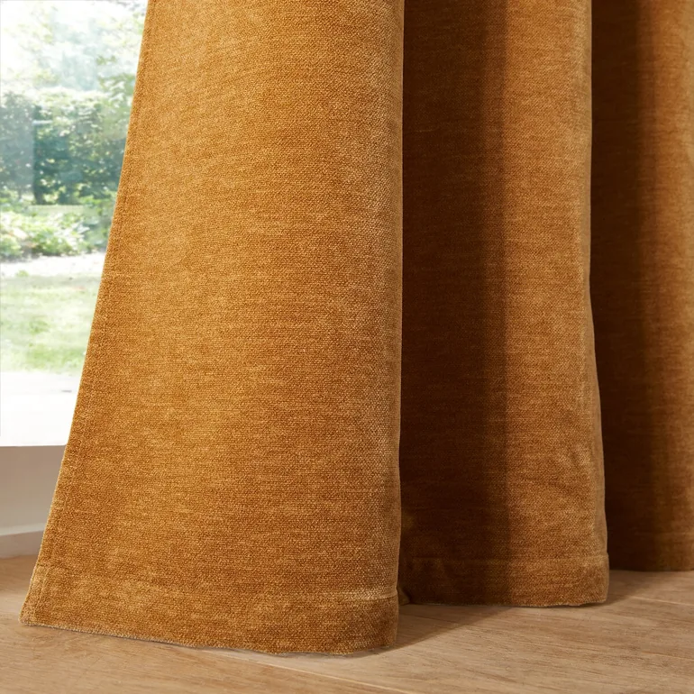 Calda Curtain in Velvet Look Chenille with Eyelets - 2