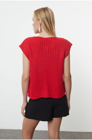 Red Crew Neck Fitted Vest product thumbnail 3