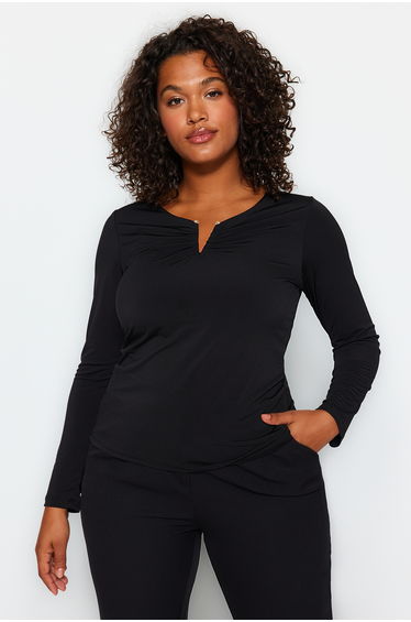 Sandy Black V-Neck Knitted Blouse
