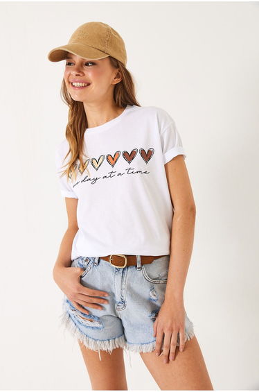 Women's Short Sleeve Colorful Heart Printed Basic T-Shirt
