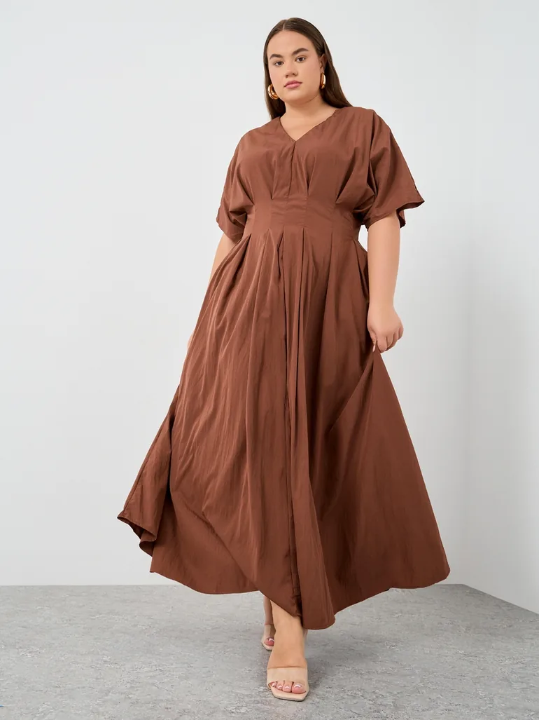 plain brown maxi dress Gina Tricot plunge maxi dress with cape sleeves in chocolate brown