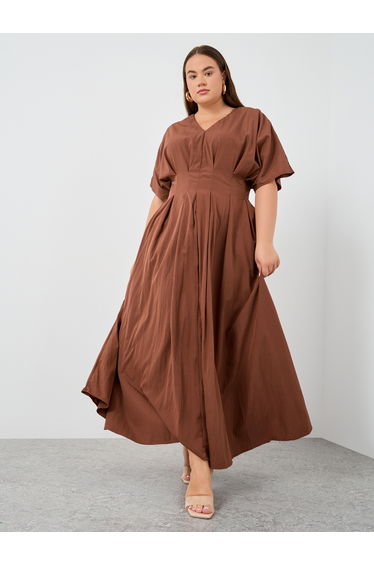 Plus Size Plain Short Sleeves Pleated A-Line Maxi Dress