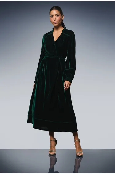 فستان ميدي مخمل بحزام ربط بأزرار