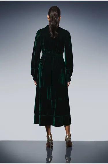 فستان ميدي مخمل بحزام ربط بأزرار