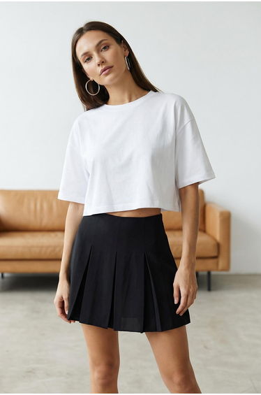 Black Pleated Woven Short Skirt