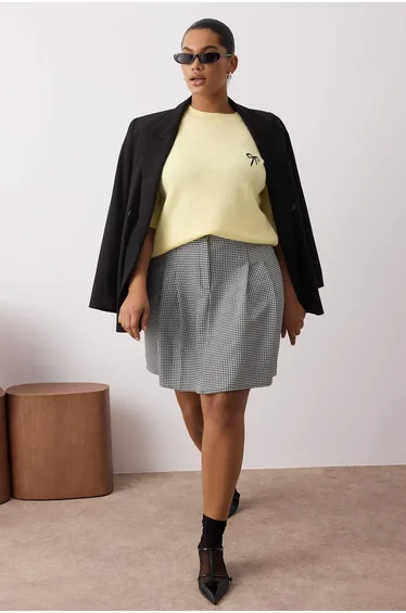 Yellow Bow Embroidered Thin Knit Sweater