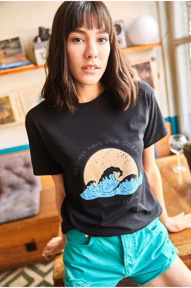 Women's Black Ocean T-Shirt