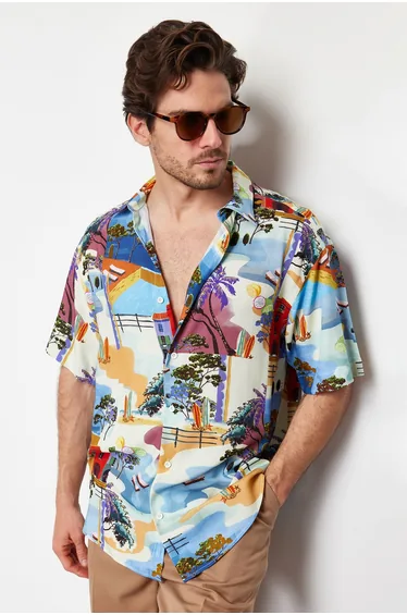 قميص رجالي بتصميم واسع بطبعة 