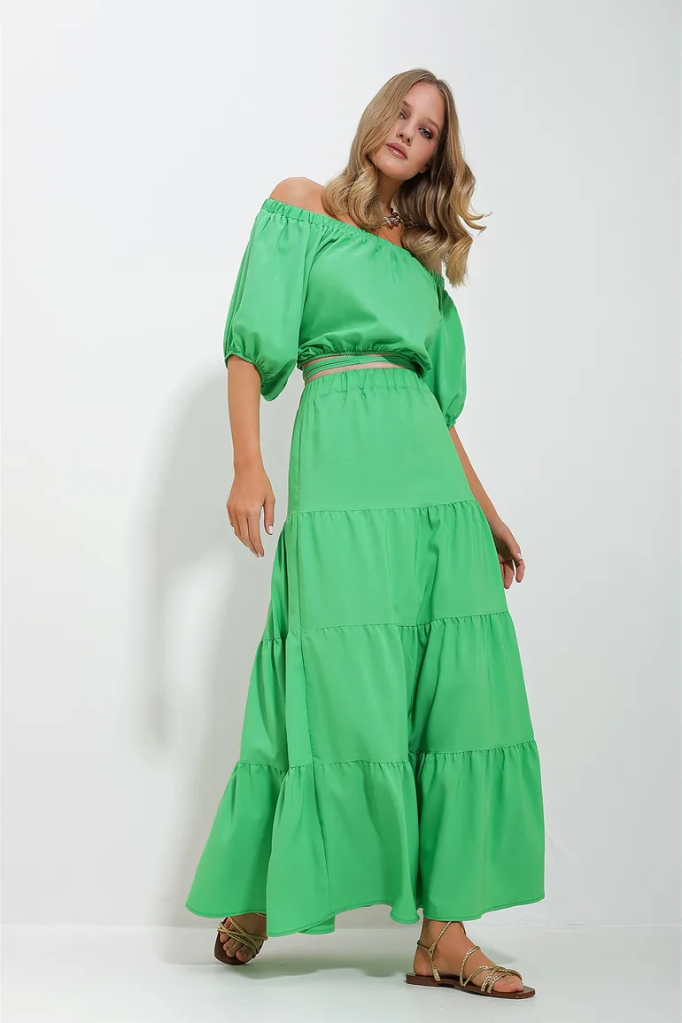 Women's Green Madonna Collar Crop Blouse Gathered Inner Lined Skirt Poplin Suit - 2