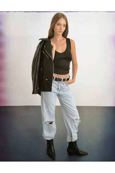 Knitwear Athlete Glittery U Collar Strap