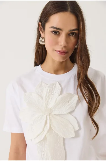 Short-sleeved cotton T-shirt with floral detailing  - White