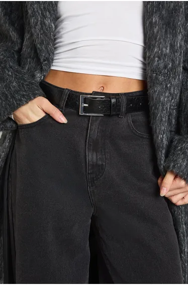 Faux Leather Textured Chunky Buckle Boyfriend Belt - black