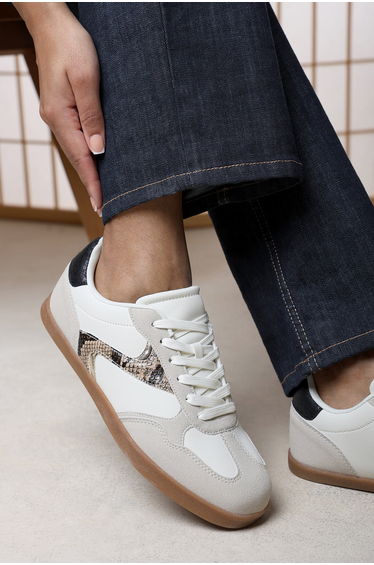 Anaiah Low Profile Side Panel Detailed Trainer