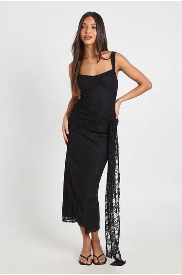 فستان بوهو أسود ميداكسي بقصة مستقيمة