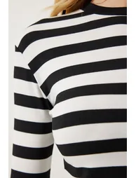 Women's Black and White Detachable Necklace Striped Crop Knitted Top - 4