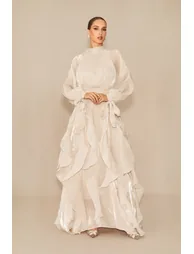 فستان ماكسي بأكمام منفوخة بحواف كشكش