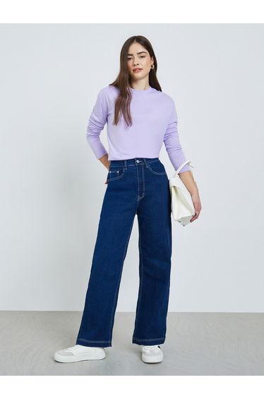 Women Straight Fit Jeans with Pockets