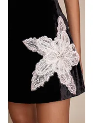 Black Velvet Floral Applique Embellished A-Line Shift Dress - 3