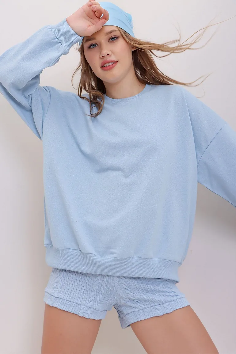 Women's Blue Crew Neck Oversize Basic Sweatshirt - 1