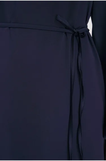 فستان ساتان بتداخل دانتيل لون كحلي