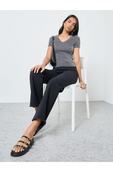 Solid Mid Rise Wide Leg Jeans